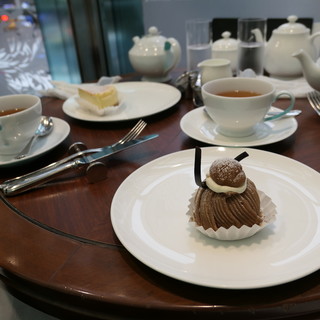 ユーゴ・アンド・ヴィクトール_0