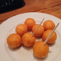 バル デ エスパーニャ ムイ 名古屋ミッドランド店 - チーズのブニュエロ