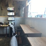 マノ カフェ - 新しいカウンター席