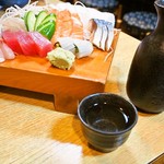 Uokatsu Sushi - お造り ＆　燗酒