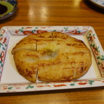 割烹あそ - さつま揚げ：平べったいタイプ生姜醤油で♪