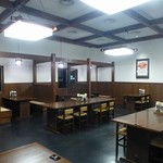 骨付鳥 一鶴 - 禁煙側