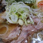 洛二神 - ラーメンのアップ