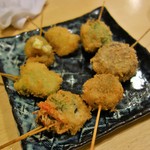 なな治 - 串揚げ盛り合わせ