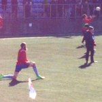 秩父宮ラグビー場 売店 - 屈伸しててもデカい！