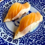 Muten Kurazushi - シャリプチサーモン：100円＋税