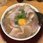 純豚骨ラーメン鶯 - 肉月見ラーメン