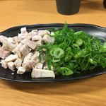 純豚骨ラーメン鶯 - おつまみチャーシュー