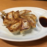 純豚骨ラーメン鶯 - 餃子