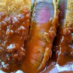 洋食の朝日 - お肉はほんのり赤みが残る