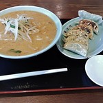 Chuukaryouri Rairaiten - 味噌ラーメン餃子セット（\850）