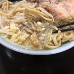 ラーメン二郎 - 途中ニンニクを混ぜてパワーアップ！！！
      
      
      