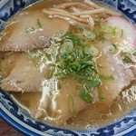 名代中華そば 山金 - チャーシュー麺