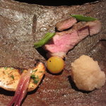 銀座 水野 - イベリコ豚とスズキの焼き物