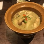 THAIFOOD DINING&BAR　マイペンライ - 鶏肉のグリーンカレー