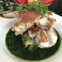 ビストロケンヂ - メインのアンコウのムニエルと春菊のスープ仕立て