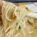 和風鰻麺八幡屋 - 麺は細麺ストレート