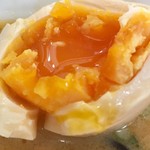 和風鰻麺八幡屋 - 味玉は半熟黄身とろり