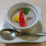 彩懐石 わらび高砂 - 黒ごまムース