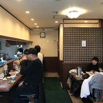 Chiisha - 家族連れで賑わう店内