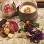 白 - 先付八寸のアップ