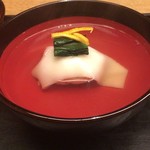 白 - 御椀:大和肉鶏と海老真丈の澄まし汁