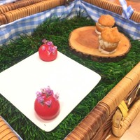 ENEKO Tokyo - 鰻のブリオッシュ、パッションフルーツのカクテル