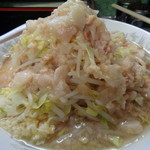 ラーメン二郎 - 大ラーメン、野菜、にんにく、あぶら固まり