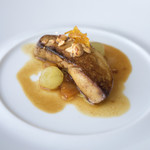 ON Dining Kitchen & Lounge - 旦那の前菜 Pan Fried Foie Gras 思ったよりデカかったので大味だろうと思ったが美味いフォアグラだった