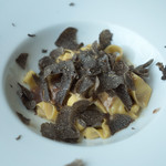 ON Dining Kitchen & Lounge - 488HKDのブランチセットを。旦那のメインはBlack Truffle Taliatelle プラス80HKD　美味い美味いと1人で食べて私は味見させてもらえず。。