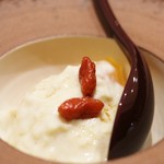 鮨こゝろ - 完熟柿の白和え、ヘネシーに漬けたクコの実