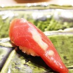 鮨こゝろ - tuna 大間の本鮪の漬けの上にコノワタ