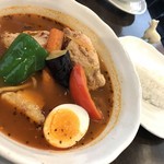 曼荼羅 - オリジナルスープチキンカレー（980円）