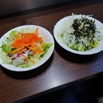 いきなりステーキ - レタスミックスサラダ＆大根とレタスの和風サラダ