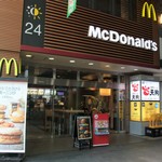 マクドナルド - 吉祥寺サンロード商店街の中にあります