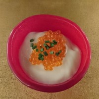 イル チプレッソ祇園 - 前菜 一品目
                鱒のイクラとカリフラワーのムース