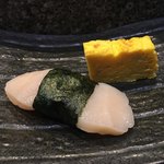 菊寿司 - ほたて（300円）