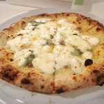 シシリヤ - クワトロフォルマッジ アンチョビ