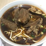 牛公館牛肉麵 - 