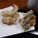 魚作 - 天ぷら。アブラメ、山菜のコゴメ？それから甘くてトロトロのお芋。どれもめちゃうま。