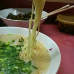 長浜ラーメン - 麺 箸上げ