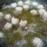 水たき 長野 - 水たき 長野・スープ炊きに鶏のつみれが浮かぶ