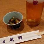 鮨処 竜敏 - まずは生ビールで乾杯です