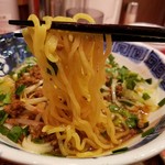 台湾ケンちゃん - 麺は卵麺でむっちり