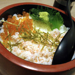 shunsakanatokoshitsuizakayaarashiyama - 蟹とイクラののっけ丼