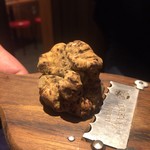 焼肉ホルモンせいご - 1キロ60万の立派な白トリュフ♪