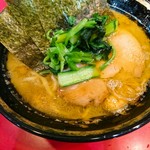 家系総本山 ラーメン 吉村家 - スープ完璧！鶏油最高！熱々スープですよ！ｯ♪✨✨✨