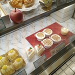 コロンバン - お店雰囲気(ショーケース)