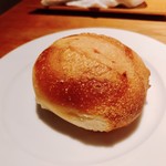 ラ キュイジーヌ ド カワムラ - 自家製パン