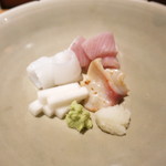 和しょく　えびはら - 新潟県産寒鰤　佐渡の鰤大トロ　神奈川県三浦産アオリイカ　北海道産ホッキ貝の炙り　聖護院蕪の拍子木切り　辛味大根　山葵